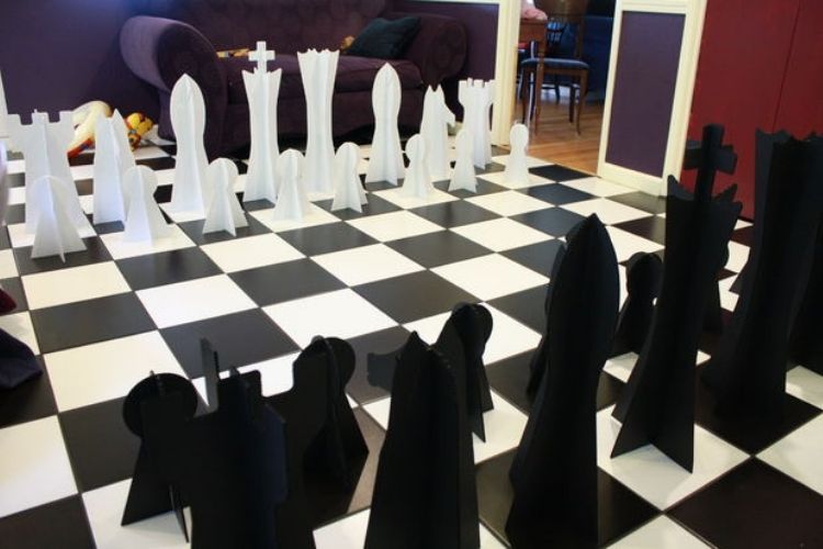 quelles sont les astuces pour la décoration de son salon avec des jeux d'échecs ?
